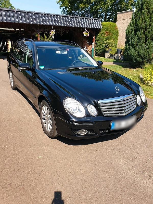 Schwarz Gebraucht 2009 Mercedes E200 Elegance Kombi | 5.500 € (Superpreis) - Bild 1/4