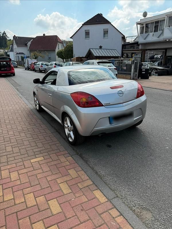 Gebraucht Opel Tigra 125 PS (91 kW) 2006 Silber Cabrio