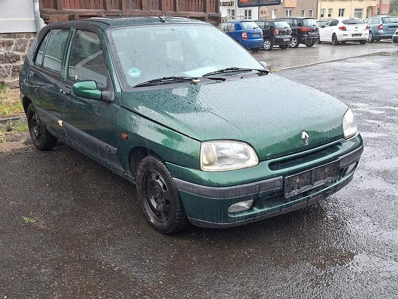 Gebraucht Renault Clio II 75 PS (55 kW) 1998 Grün Kleinwagen