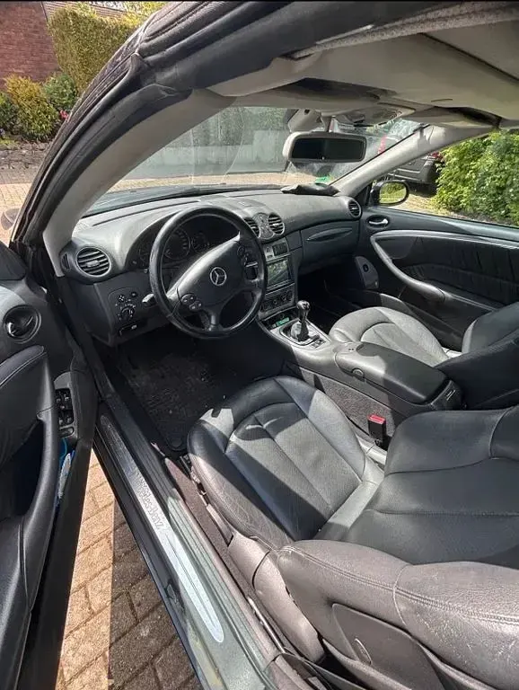 Gebraucht Mercedes CLK200 Avantgarde 163 PS (119 kW) 2004 Schwarz Cabrio
