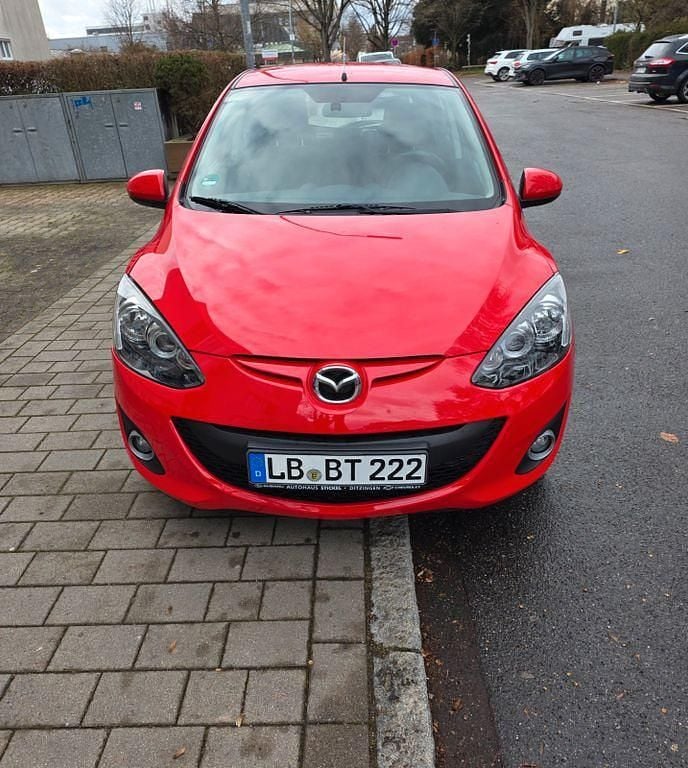 Rot Gebraucht 2014 Mazda 2 Inclusive Limousine | 6.590 € (Superpreis) - Bild 1/4