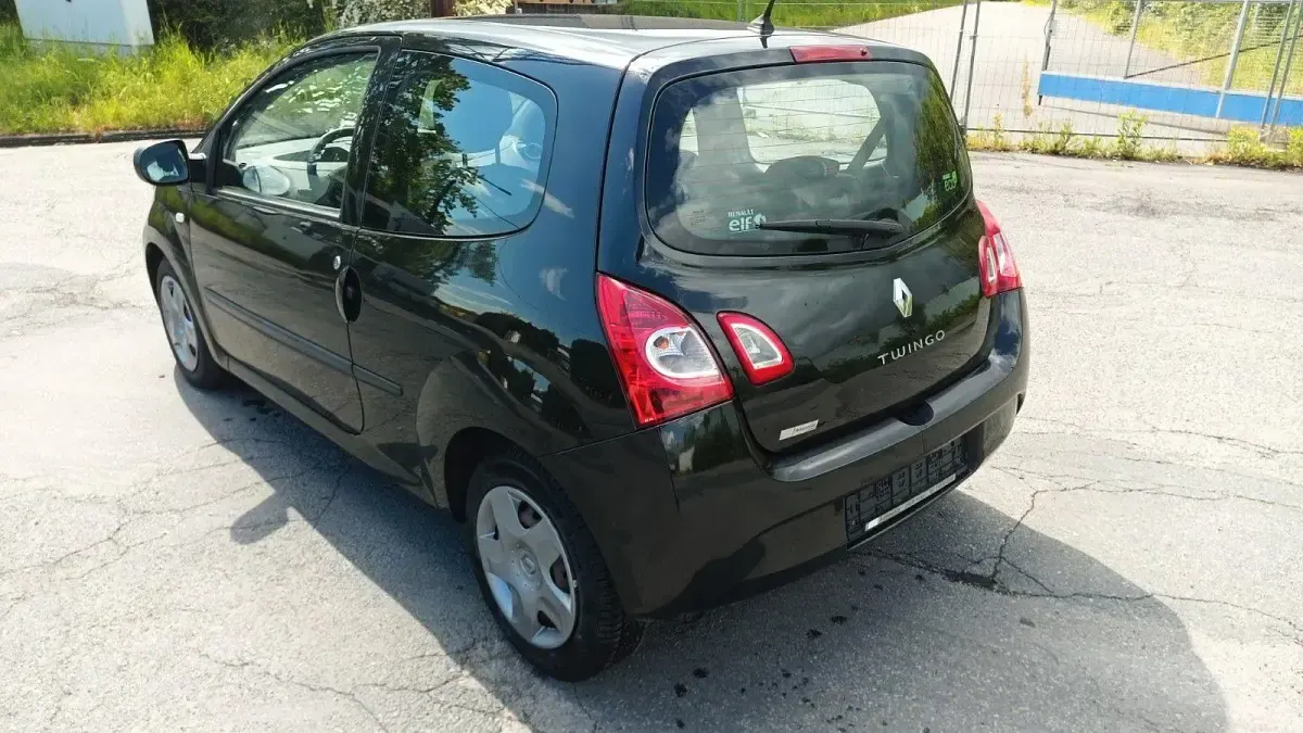 Używany Renault Twingo Expression 75 KM (55 kW) 2013 Czarny Hatchback