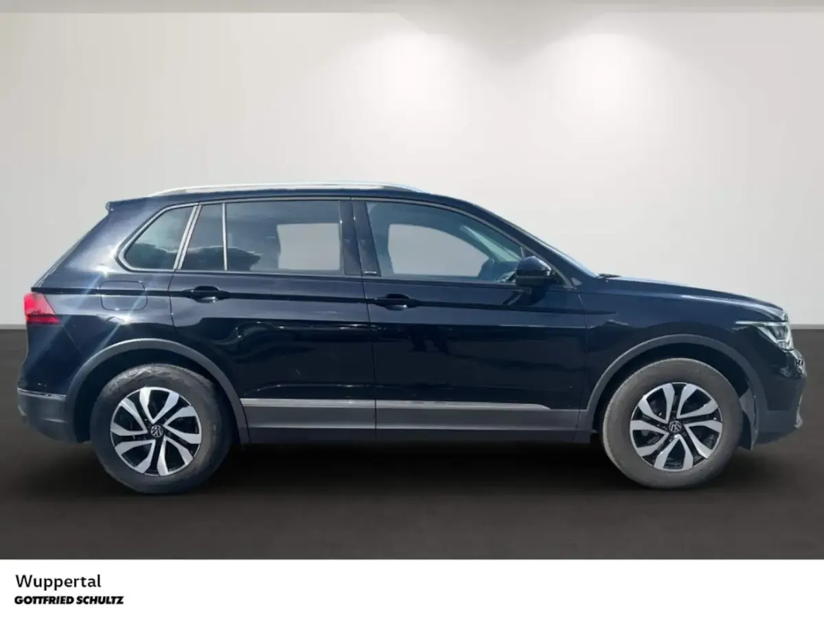 Gebraucht VW Tiguan Active 150 PS (110 kW) 2022 Schwarz SUV
