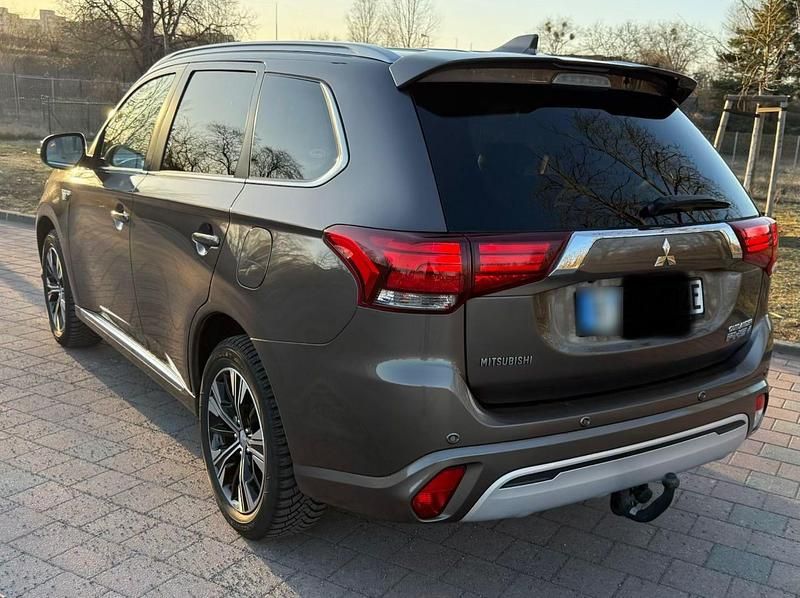 Gebraucht Mitsubishi Outlander P-HEV Plus 224 PS (164 kW) 2018 Grau SUV