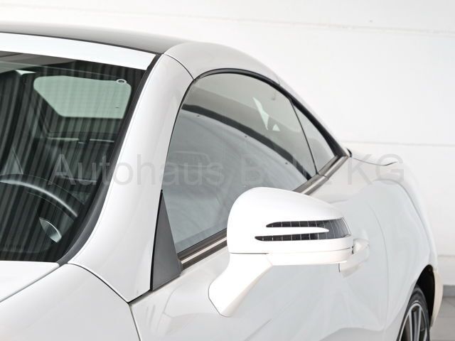 Gebraucht Mercedes SLC180 156 PS (114 kW) 2019 Weiß Cabrio