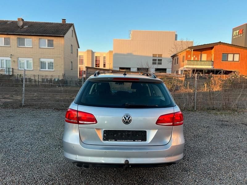 Gebraucht VW Passat 140 PS (102 kW) 2012 Grau Kombi