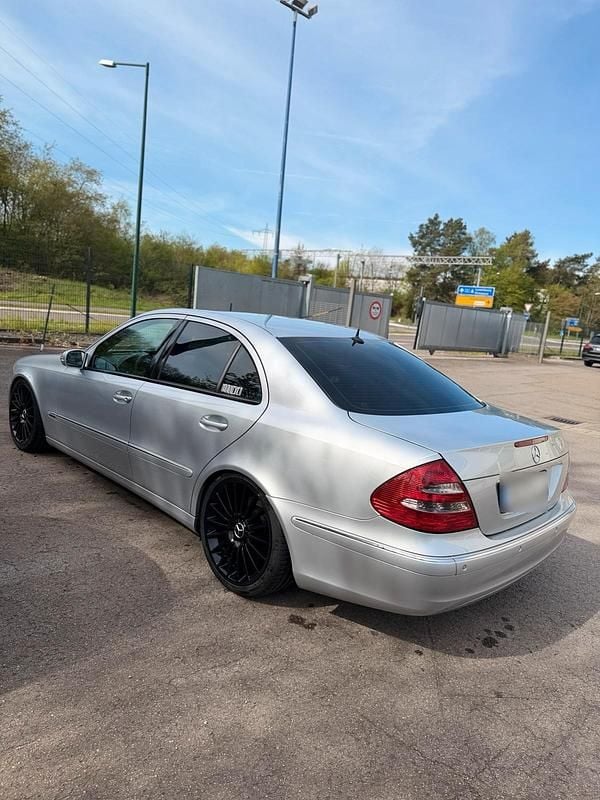 Usata Mercedes E420 314 CV (230 kW) 2005 Argento Berlina