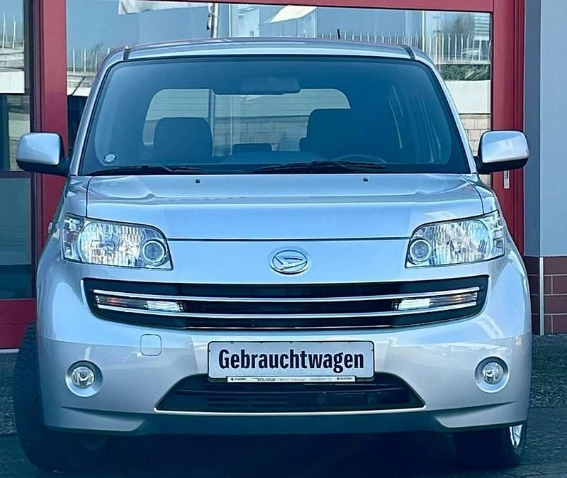 Gebraucht Daihatsu Materia 103 PS (75 kW) 2010 Silber perleffe Van / Kleinbus