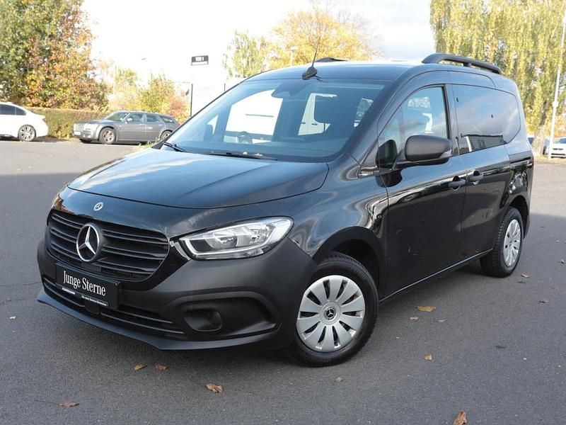 Loparitschwarz metallic Gebraucht 2023 Mercedes Citan 110 Kombi | 20.980 € (Fairer Preis) - Bild 1/4