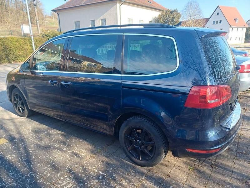 Second-hand VW Sharan 150 CP (110 kW) 2014 Albastru Monovolum