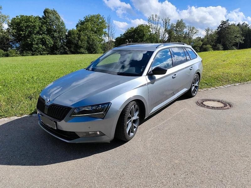 Gebraucht Skoda Superb SportLine 190 PS (139 kW) 2018 Grau Kombi