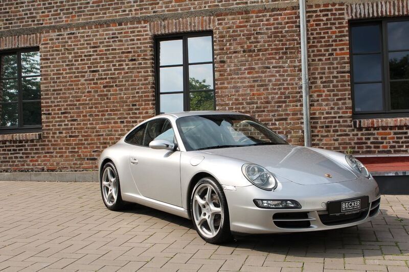 Gebraucht Porsche 911 Carrera 325 PS (239 kW) 2005 Arktissilbermetallic Coupé