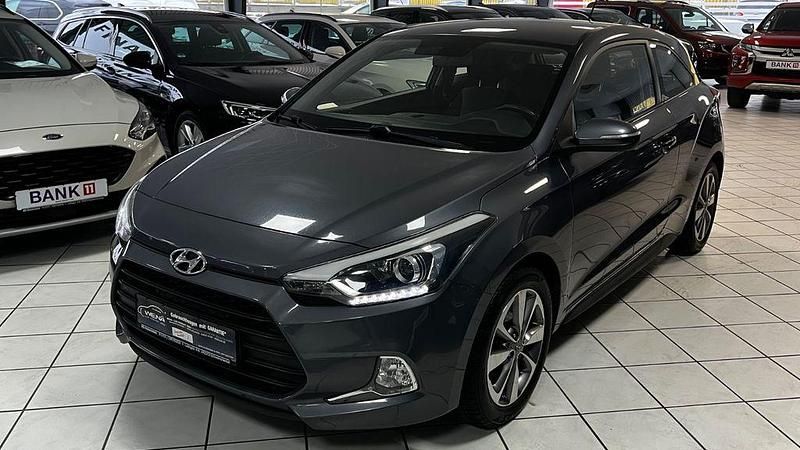 Gebraucht Hyundai i20 Style 84 PS (61 kW) 2017 Grau Kleinwagen
