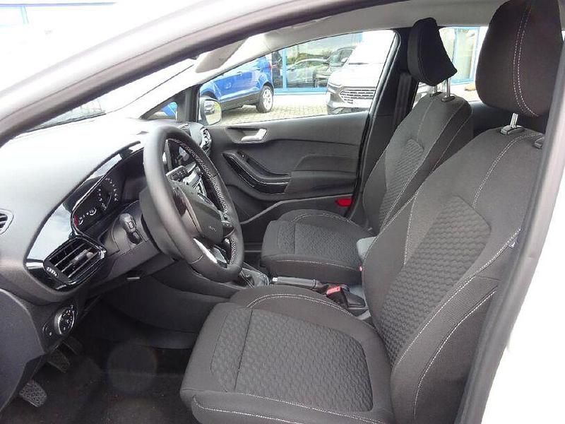 Gebraucht Ford Fiesta Titanium 75 PS (55 kW) 2023 Frostweiß Kleinwagen