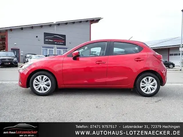 Gebraucht Mazda 2 Center-Line 75 PS (55 kW) 2016 Rot Limousine