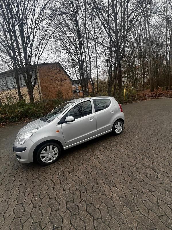 Grau Gebraucht 2010 Nissan Pixo Kleinwagen | 3.300 € - Bild 1/4