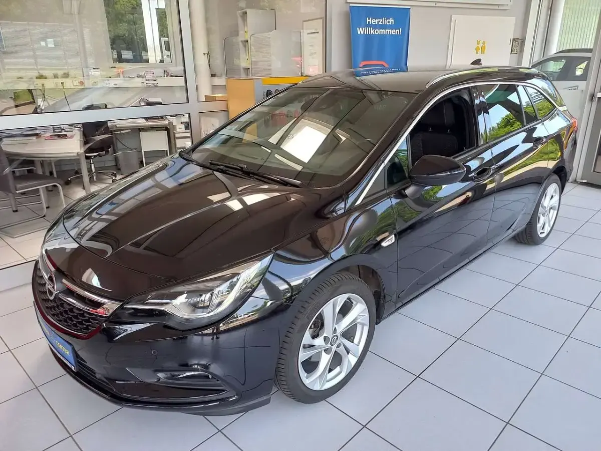 Gebraucht Opel Astra Dynamic 150 PS (110 kW) 2017 Onyx schwarz Kombi
