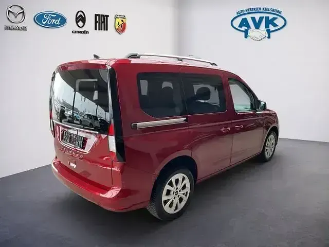 Gebraucht Ford Tourneo Connect Titanium 122 PS (89 kW) 2024 Rot Van / Kleinbus