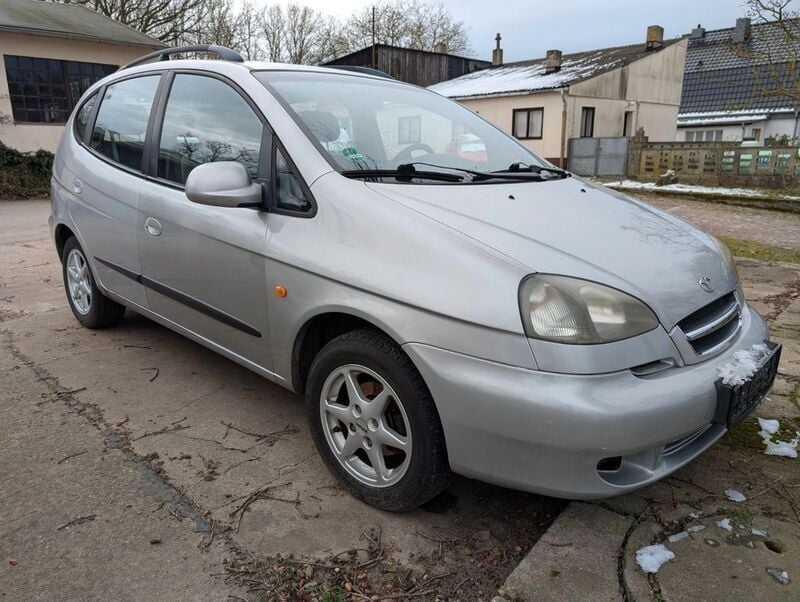 Silber Gebraucht 2004 Chevrolet Tacuma Van / Kleinbus | 1.999 € - Bild 1/4
