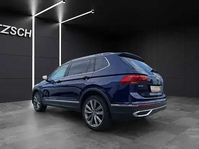 Gebraucht VW Tiguan Allspace Elegance 245 PS (180 kW) 2022 Atlantic blue metallic SUV