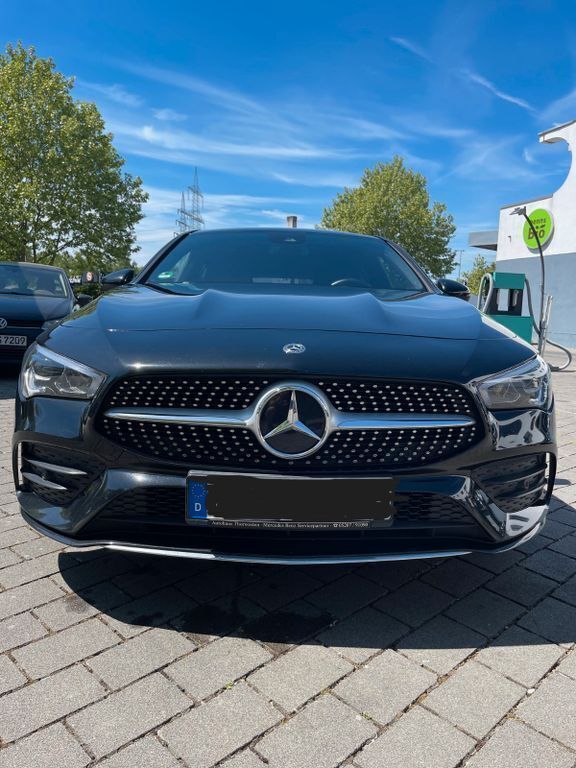 Schwarz Gebraucht 2019 Mercedes CLA220 Shooting Brake AMG Kombi | 22.900 € (Guter Preis) - Bild 1/4