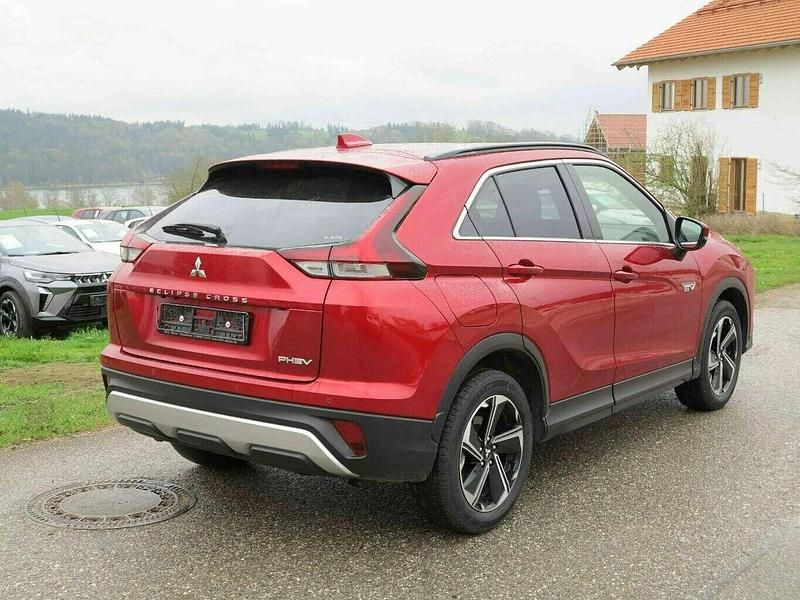 Gebraucht Mitsubishi Eclipse Cross Plus 188 PS (138 kW) 2022 Dynamic rot SUV