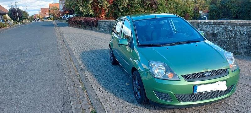 Gebraucht Ford Fiesta 80 PS (58 kW) 2008 Grün Kleinwagen