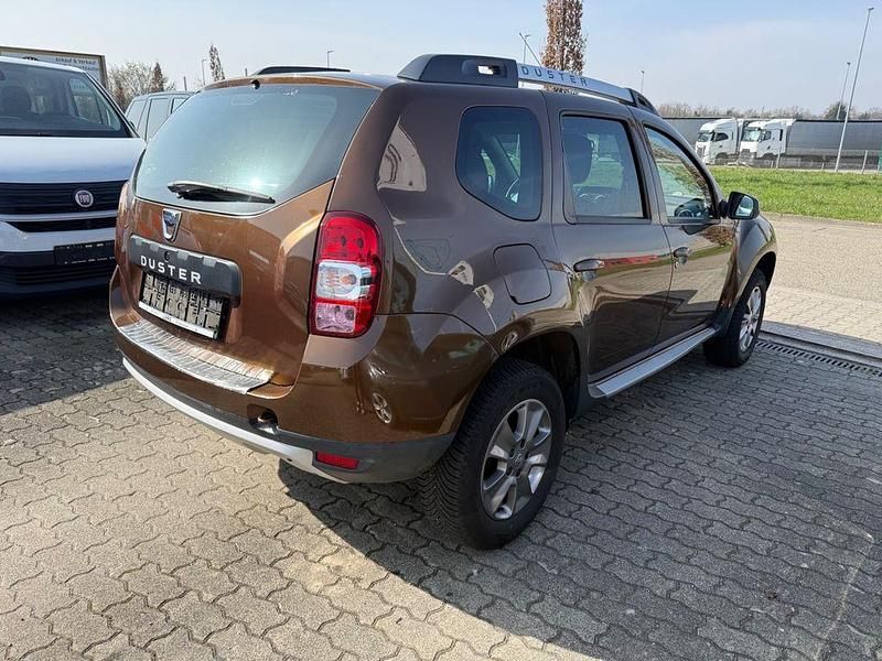 Gebraucht Dacia Duster Lauréate 105 PS (77 kW) 2014 Gold SUV