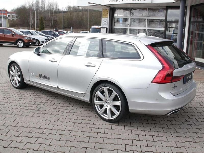 Gebraucht Volvo V90 Inscription 235 PS (172 kW) 2016 Bright silver Kombi