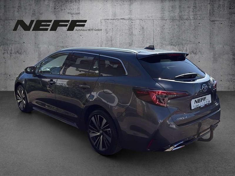 Neu Toyota Corolla 178 PS (130 kW) 2026 Marlingrau metallic Kombi