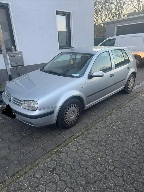 Silber Gebraucht 2005 VW Golf IV Kleinwagen | 500 € (Superpreis) - Bild 1/4