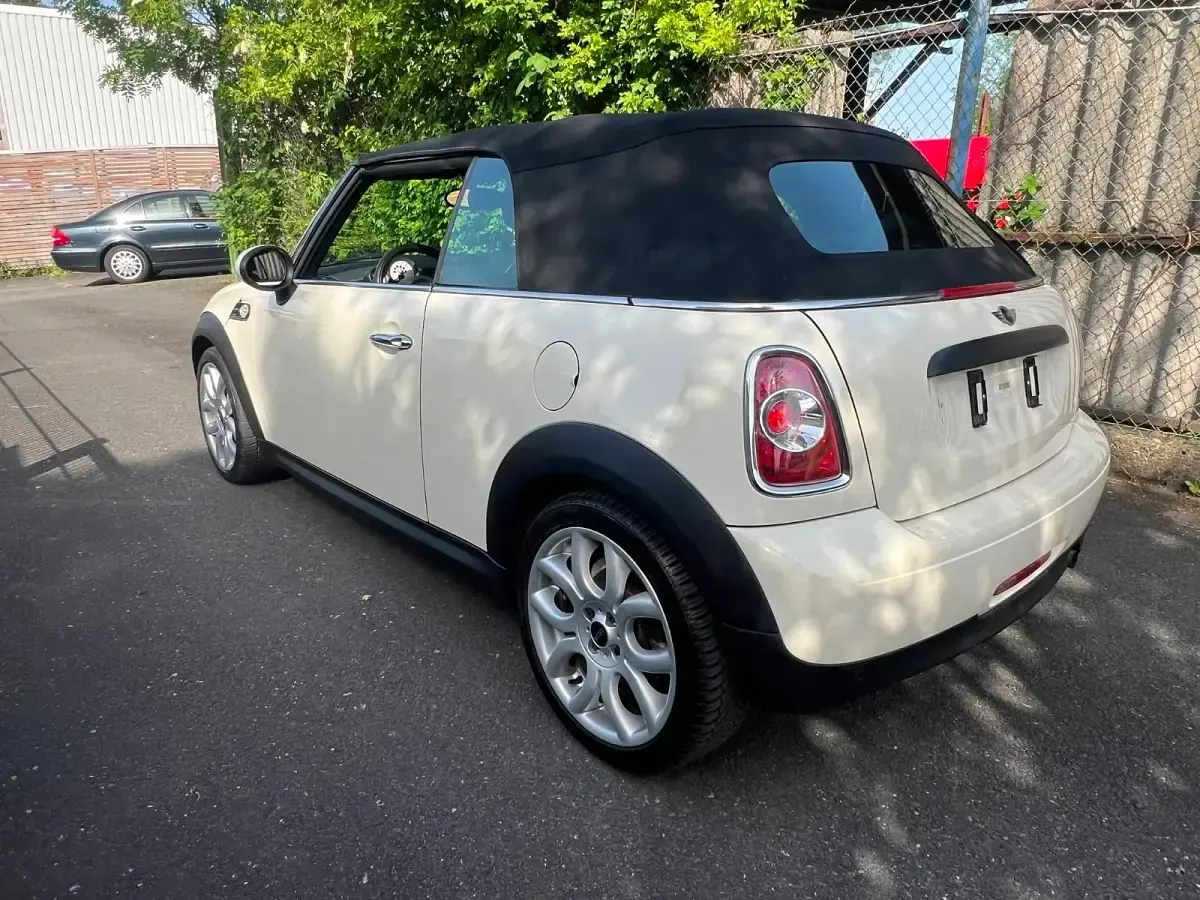 Gebraucht Mini One Cabriolet 98 PS (72 kW) 2011 Weiß Cabrio