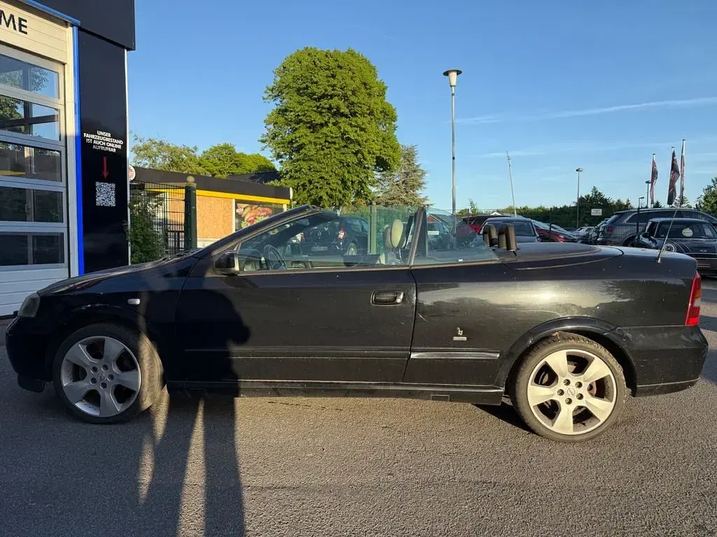 Używany Opel Astra Cabriolet 147 KM (108 kW) 2002 Czarny Kabriolet