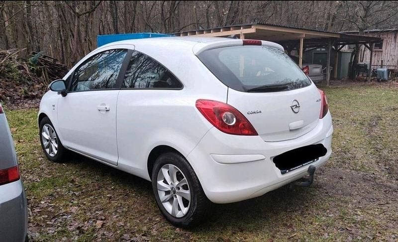 Gebraucht Opel Corsa 69 PS (50 kW) 2014 Weiß Kleinwagen