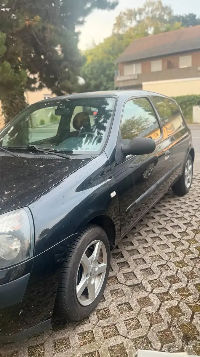 Gebraucht Renault Clio II 75 PS (55 kW) 2003 Schwarz Kleinwagen