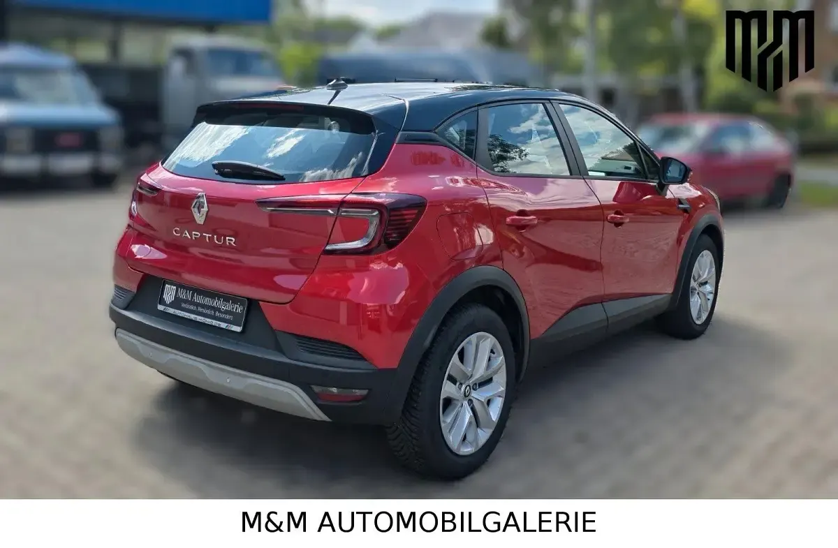 Gebraucht Renault Captur Equilibre 91 PS (66 kW) 2023 Rot SUV