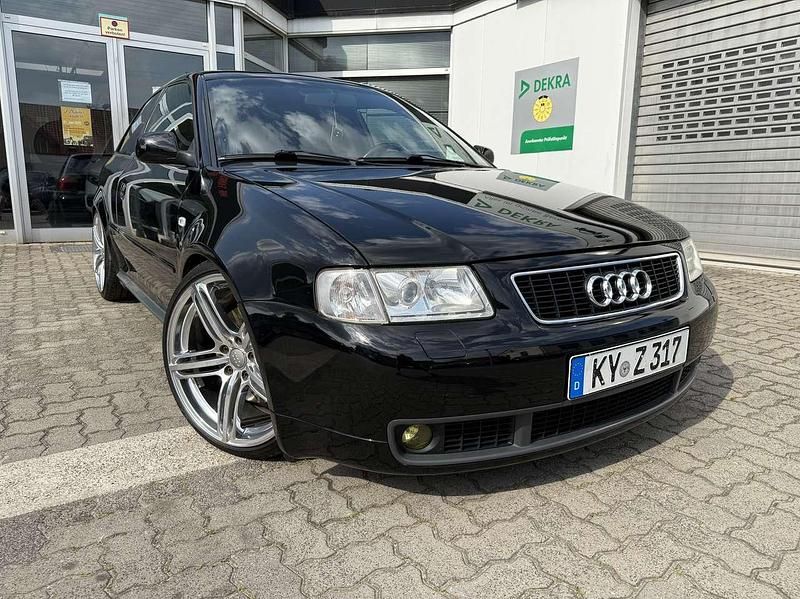 Tiefschwarz Gebraucht 1999 Audi S3 Limousine | 9.990 € (Guter Preis) - Bild 1/4