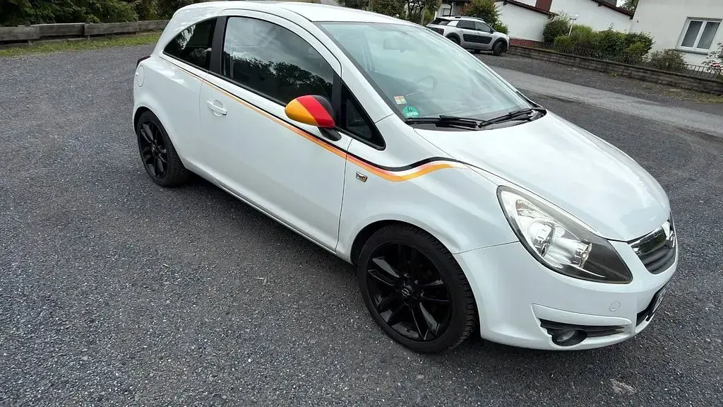 Gebraucht Opel Corsa Edition 87 PS (63 kW) 2010 Weiß Kleinwagen