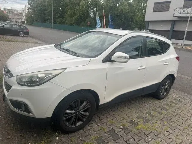 Gebraucht Hyundai ix35 Edition 136 PS (100 kW) 2014 Weiß SUV