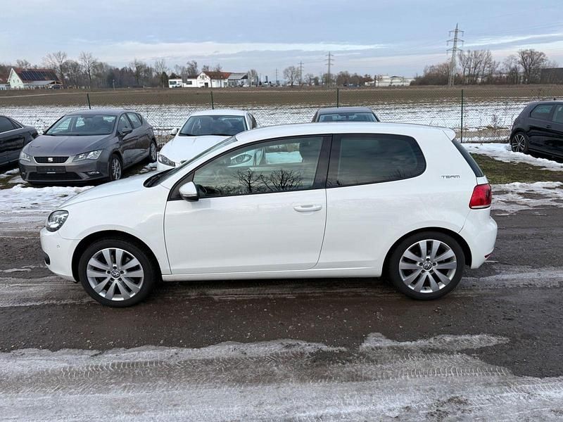 Gebraucht VW Golf VI Team 160 PS (117 kW) 2011 Weiß Kleinwagen