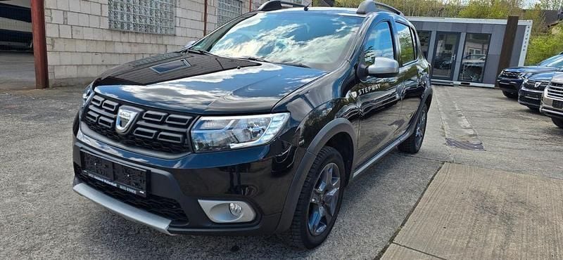 Gebraucht Dacia Sandero Prestige 90 PS (66 kW) 2017 Schwarz Limousine