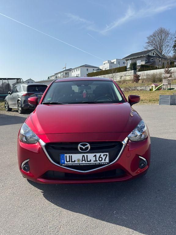 Gebraucht Mazda 2 Exclusive-Line 75 PS (55 kW) 2019 Rot Limousine