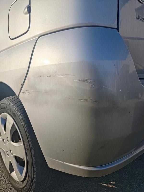 Gebraucht Subaru Justy 90 PS (66 kW) 2005 Silber Kleinwagen