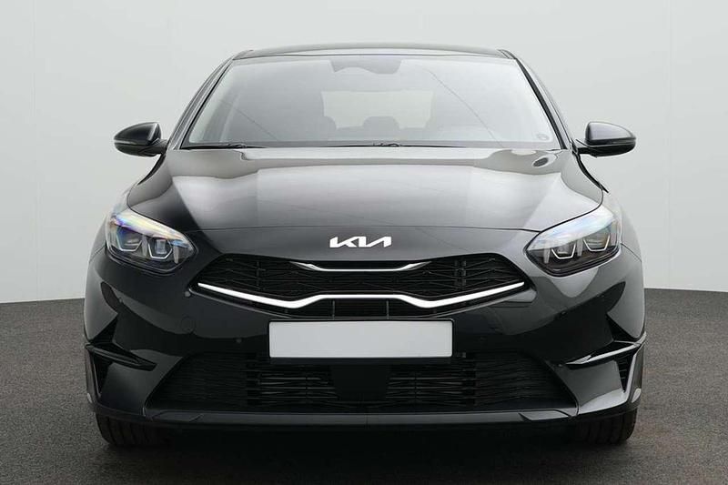 Gebraucht Kia Ceed 140 PS (102 kW) 2025 Schwarz Kleinwagen