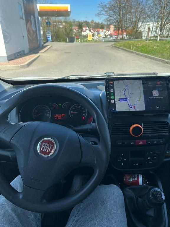 Gebraucht Fiat Doblò 105 PS (77 kW) 2013 Weiß Van / Kleinbus