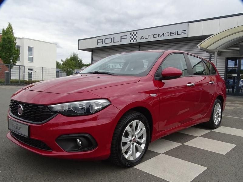Rot colore interno (silber wirkware sitz (metallic) Gebraucht 2020 Fiat Tipo Pop Limousine | 11.990 € (Guter Preis) - Bild 1/3