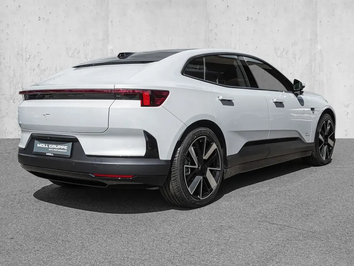Neu Polestar 4 Long Range Dual motor 400 kW (544 PS) 2025 Magnesium SUV