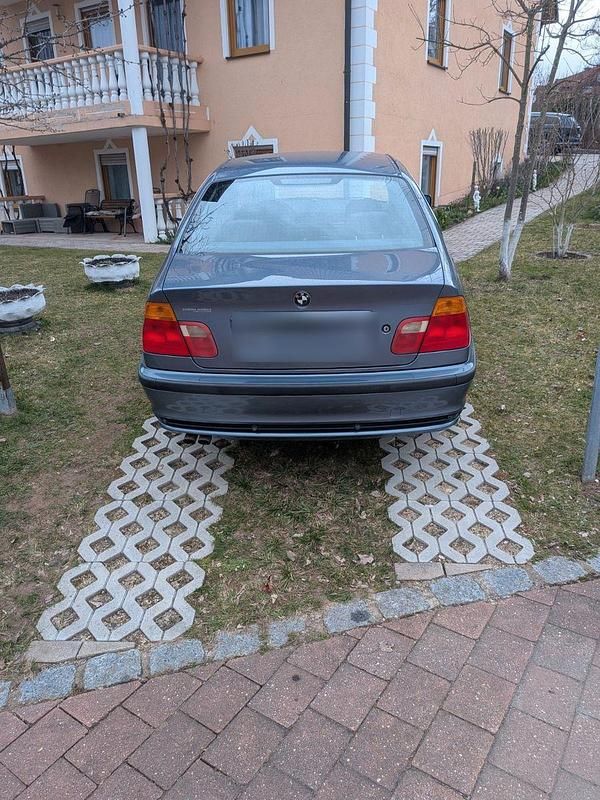 Gebraucht BMW 320 150 PS (110 kW) 1999 Blau Limousine