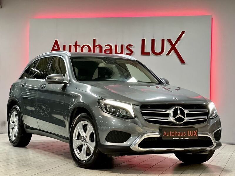 Selenitgrau metalliclack Gebraucht 2018 Mercedes GLC220 SUV | 29.990 € (Fairer Preis) - Bild 1/4