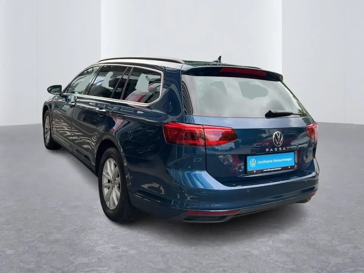 Gebraucht VW Passat Business 150 PS (110 kW) 2023 8h aquamarinblau metallic Kombi